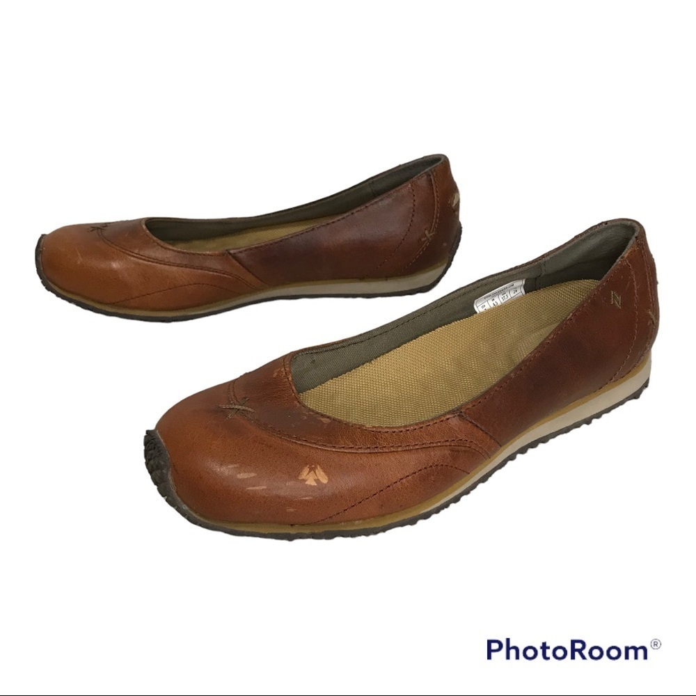 Eddie Bauer - Brown Leather Slip on Flat - Eddie Bauer - Size 7